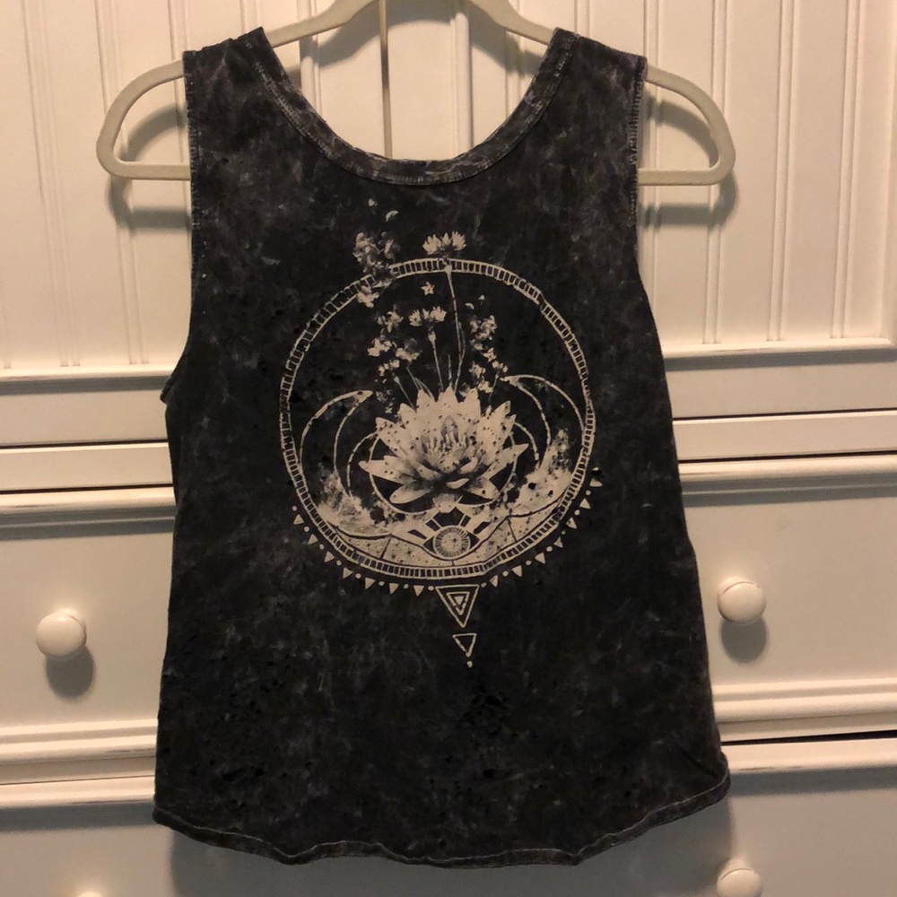Dark gray graphic tee